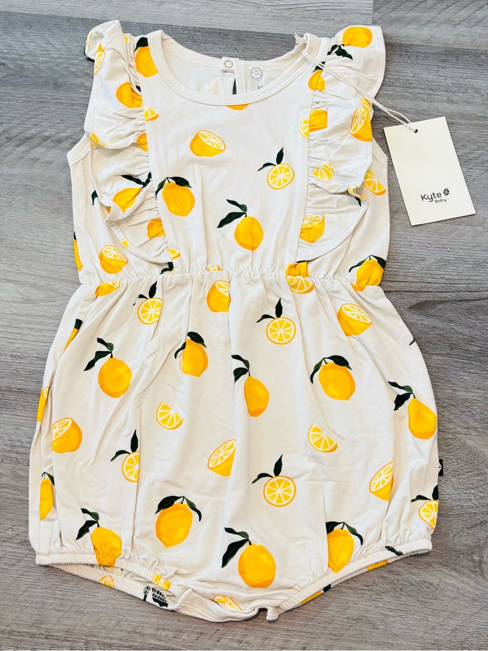 New Kyte BABY Lemon Print Ruffle Romper in Cream & Yellow 3T